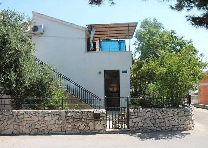 With Parking Space Businci, Ciovo - 14010 *